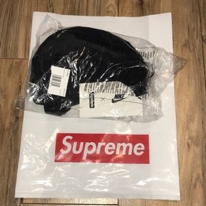 Nike Bags - NEW SS19 Supreme X Nike Shoulder Bag SILVER NEW Nike Bags - NEW SS19 Supreme X Nike Shoulder Bag SILVER NEW